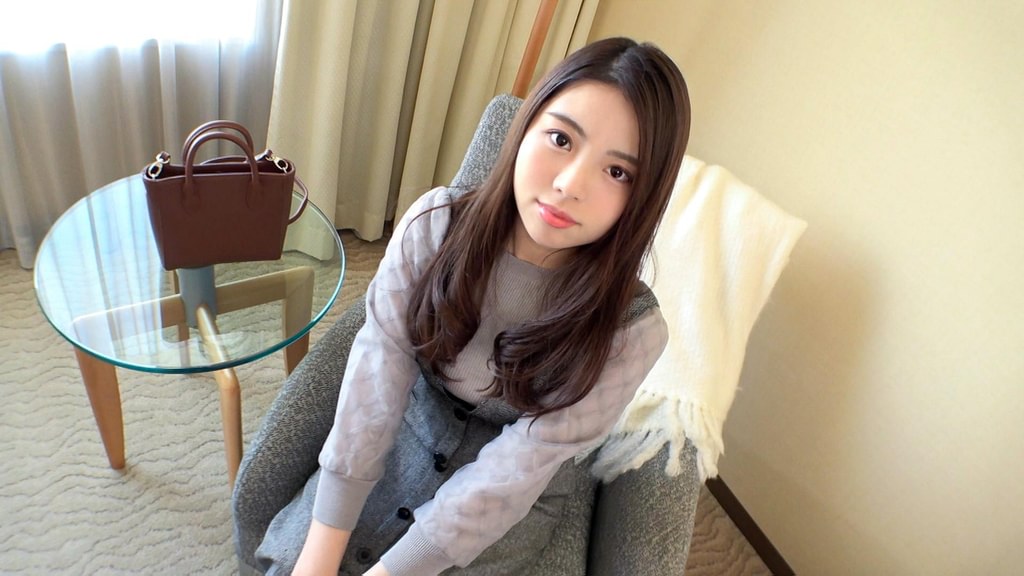 マジ軟派、初撮。 1746 美術館でアートを嗜む上品なお姉さん。こちらのHな誘いにもやんわり受け流し…かと思いきや全身愛撫されて嬉しそうな喘ぎ声！挑発的な乳首舐めや腰振り騎乗位など、その痴態があらわになる！