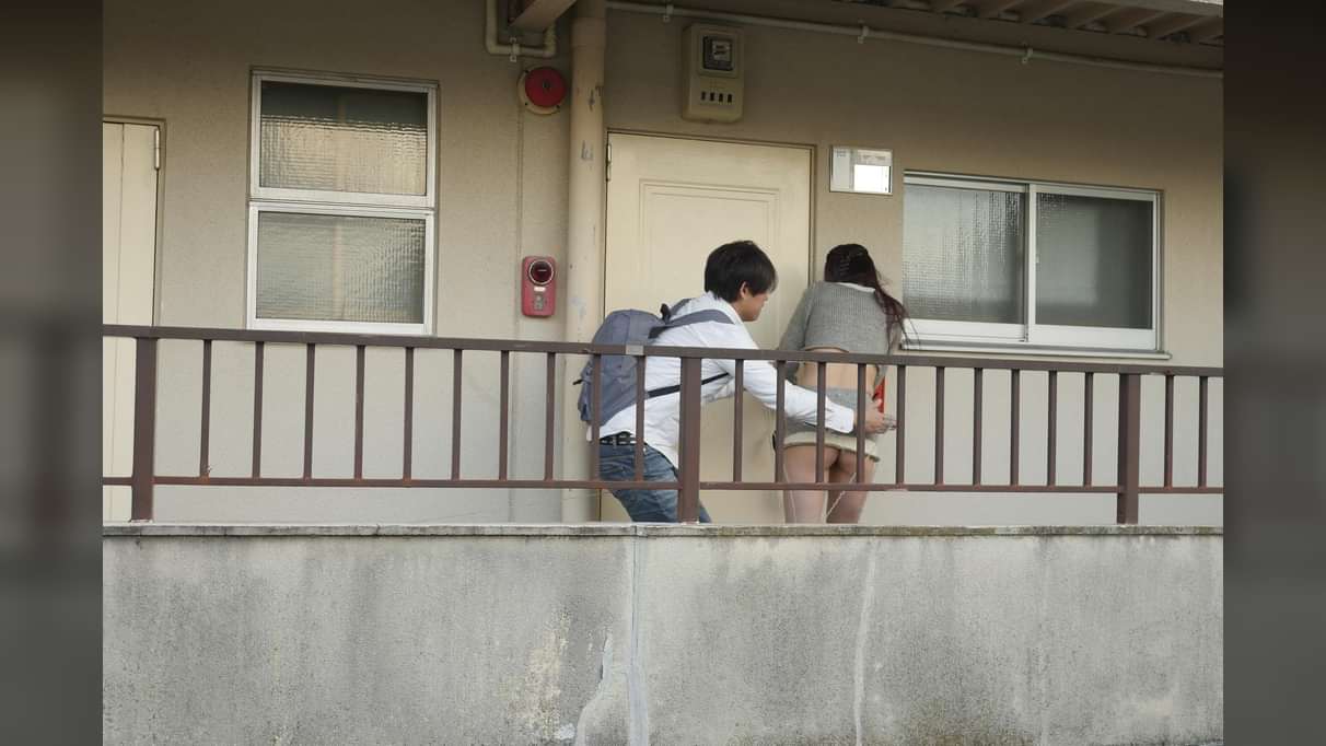 もう まさにアニメ 解れた糸を引っ張るとみるみる服が短くなっていくwww2 の無料動画 U Next