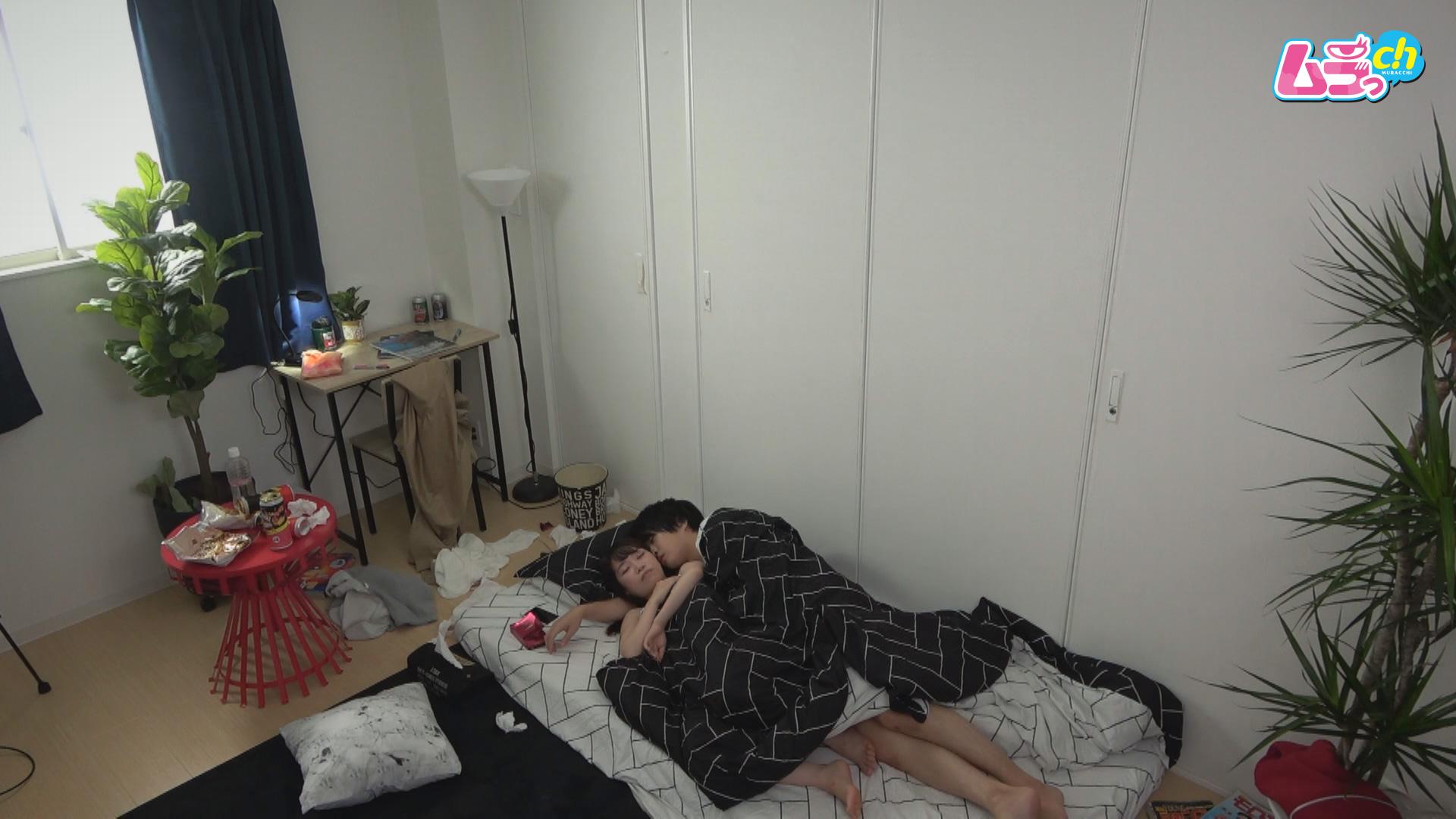 カップル盗撮　寝坊したら授業をサボってセックスが当たり前の、堕落した大学生の日常性活