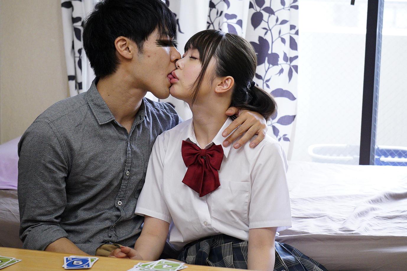 「キスするだけでHしたくなっちゃう」ハメ撮りOK制服美少女　塾講師が教え子を自宅に呼んで生中出し！！