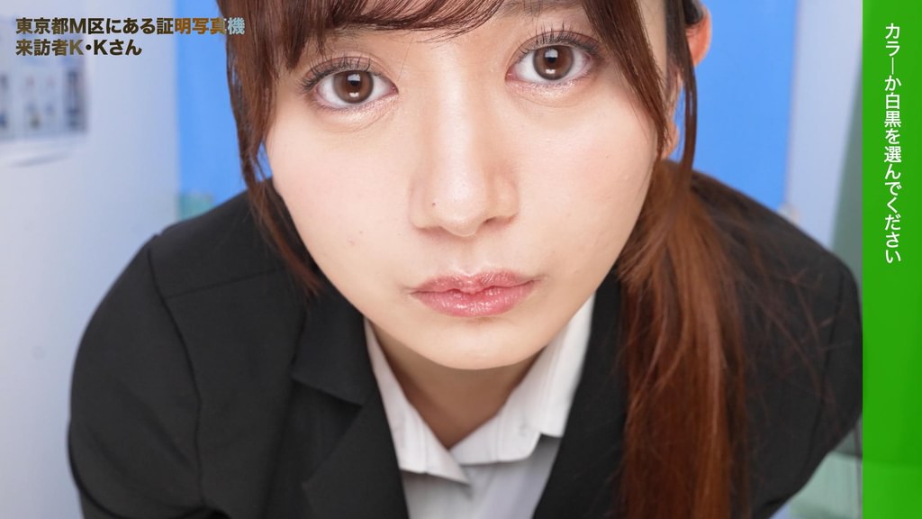 ここで撮影した写真を貼れば絶対合格するというピストンバイブ証明写真ボックス 大学受験前の顔面SS級女子学生がどんなに突かれても笑顔をキープ　受験生K.Kさん