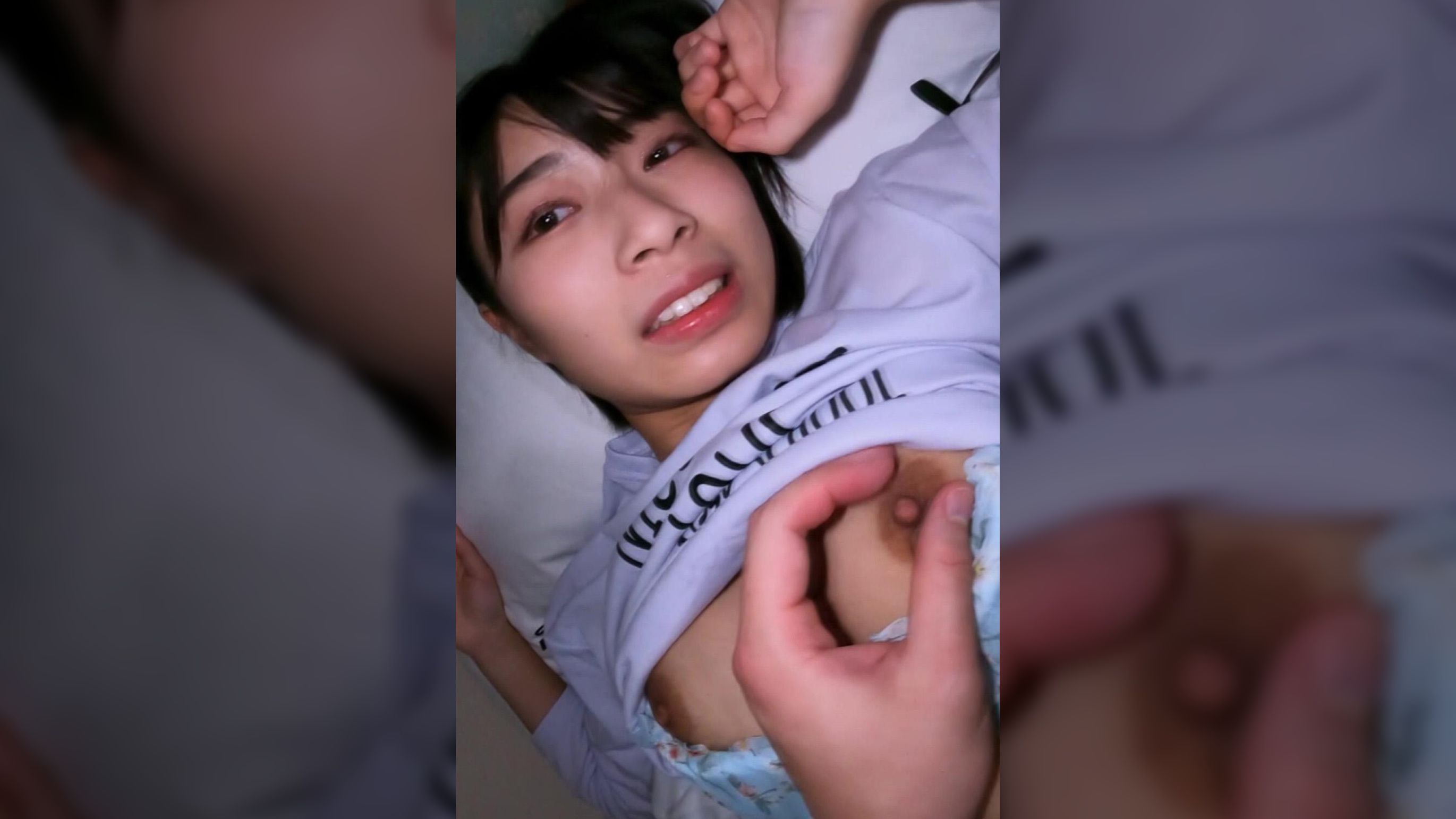 無防備に●ているショートカット女子と首絞めハメ撮り!