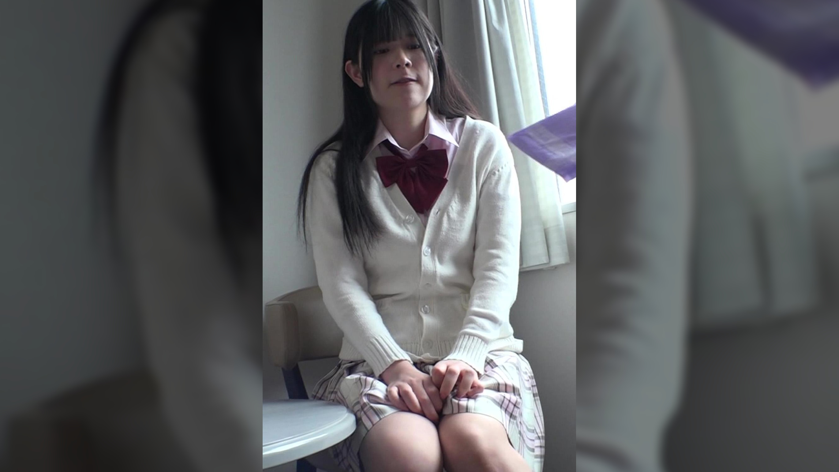 おとなしい女〇〇生が顔をゆがめる強引セックス