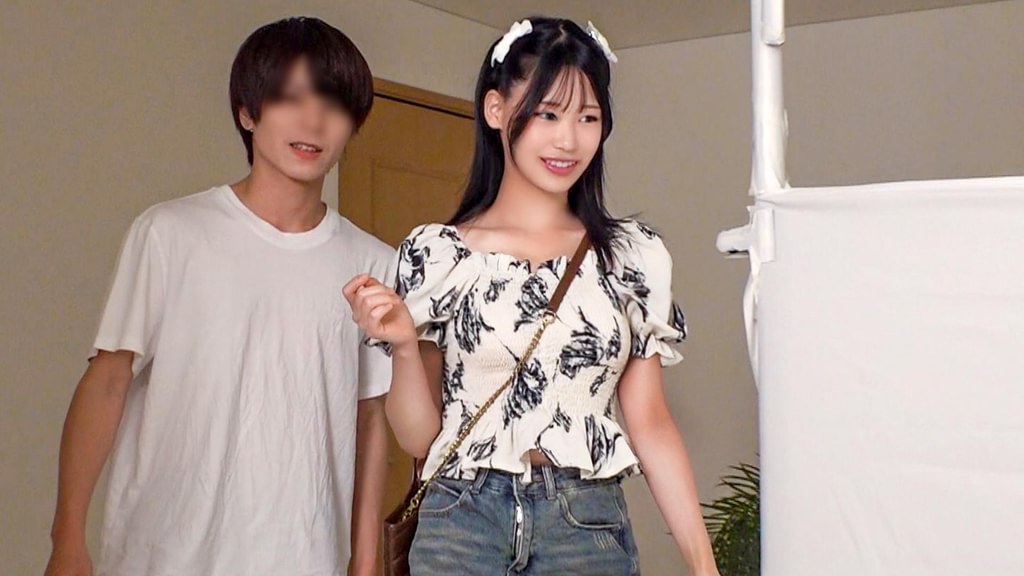 【配信専用】プロポーション抜群の幼馴染がシルエットクイズに挑戦！『ね、ねえちょっと助けて...』ニコニコ笑顔を保ちつつも知らない男さんのチ●ポで悶絶して...【ゆみ】