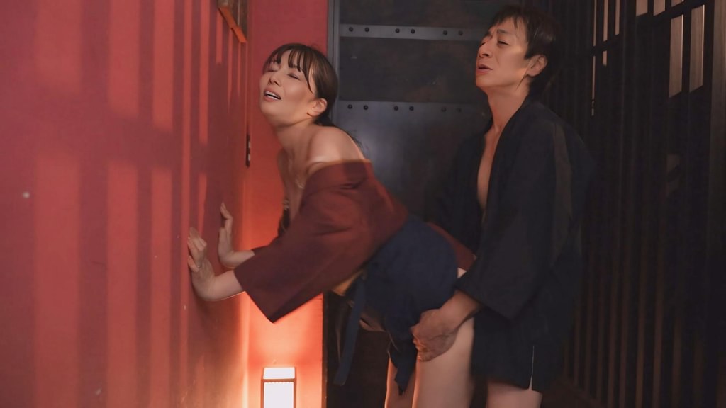 不倫関係にある店長と人妻パート　美希さん