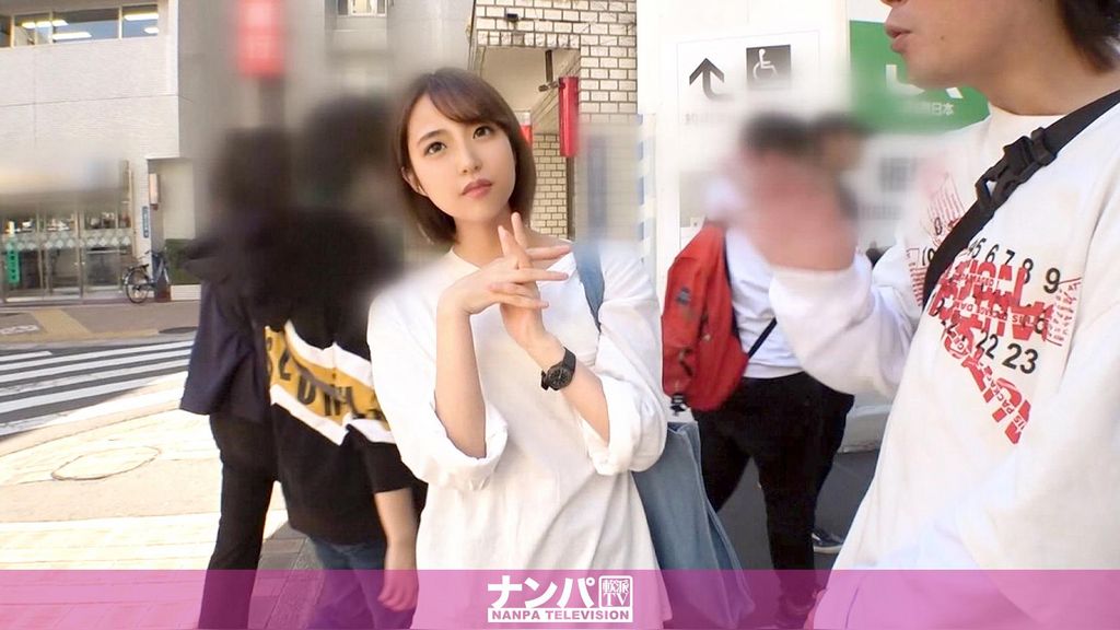 マジ軟派、初撮。 1422 人通りの少ない板橋で見つけたのは…ショートパンツにショートヘアのアクティブ系JD！「●●の単位がヤバい！！」急ぐ彼女を引き止めて、ホテルへ連れ込みエッチなイタズラを敢行！恥ずかしがる彼女の目の前に勃起チ●ポを見せてみた結果…！？