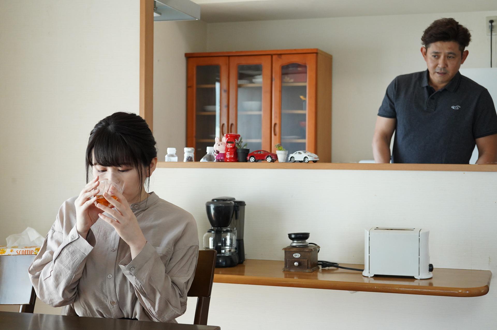 爆乳の僕の彼女がデカチンの父親に寝取られるなんて夢にも思わなかった 凪沙ゆきの
