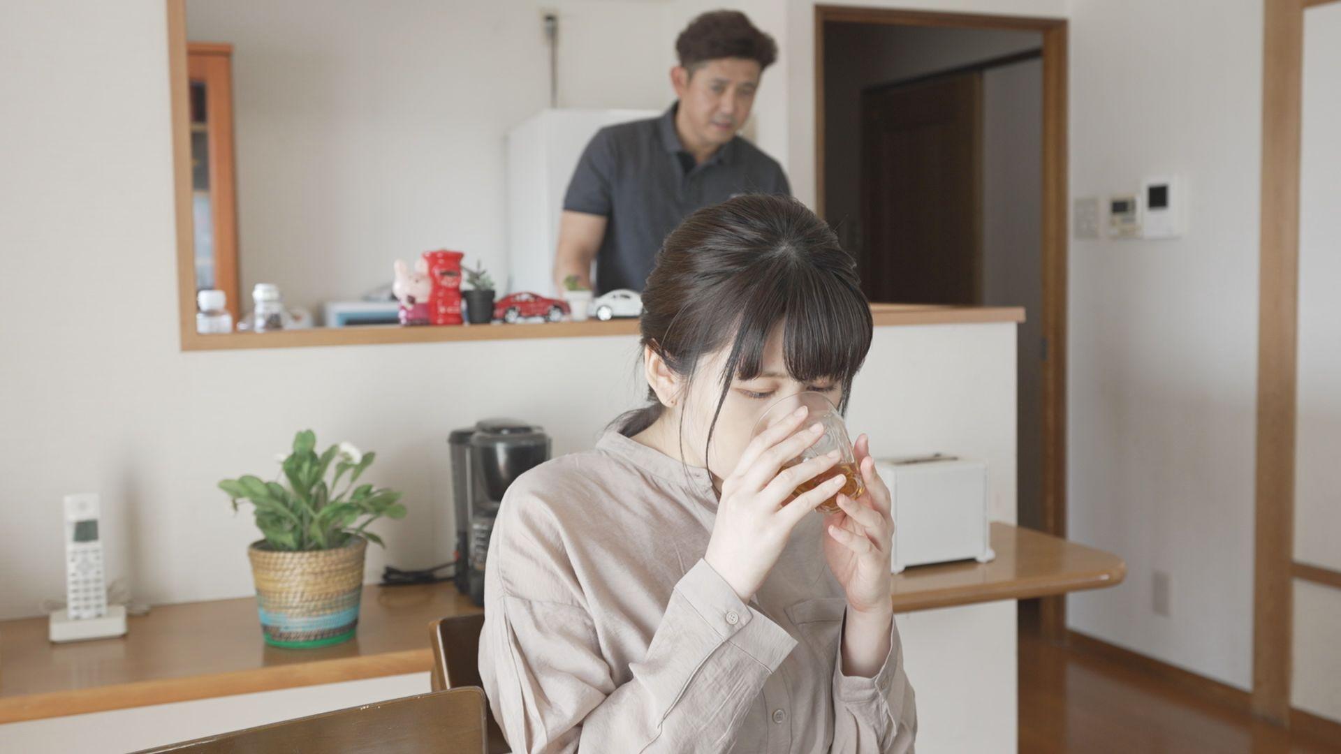爆乳の僕の彼女がデカチンの父親に寝取られるなんて夢にも思わなかった 凪沙ゆきの