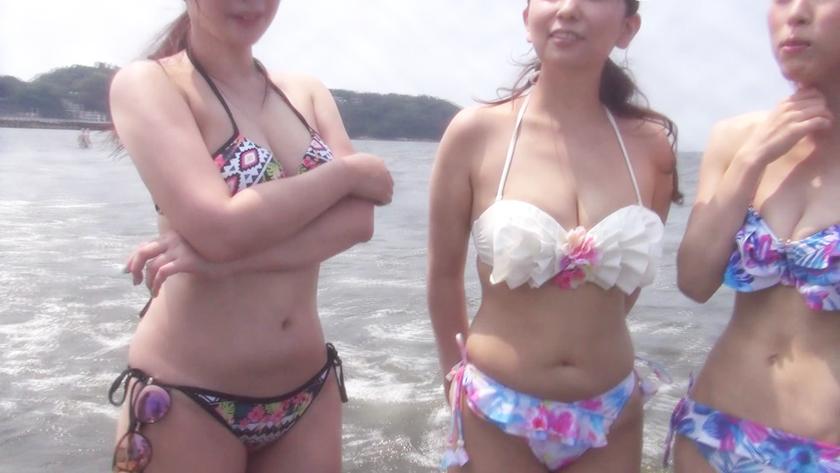プールサイドで自撮りするイ●スタ好きなスレンダーから爆乳までの女子たちをGETしてホロ酔いさせてハメちゃいましたw②