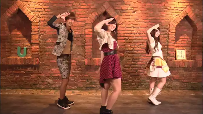 新曲紹介/ダンスレッスン