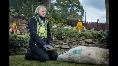 Happy Valley ハッピー バレー 復讐の町 シリーズ2 第1話 海外ドラマ 16年 の動画視聴 あらすじ U Next Happy Valley ハッピー バレー 復讐の町 シリーズ2 第1話 海外ドラマ 16年 の動画視聴 あらすじ U Next