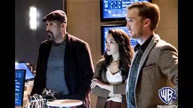 The Flash フラッシュ シーズン3 第15話 サビターの復活 海外ドラマ 16年 の動画視聴 あらすじ U Next