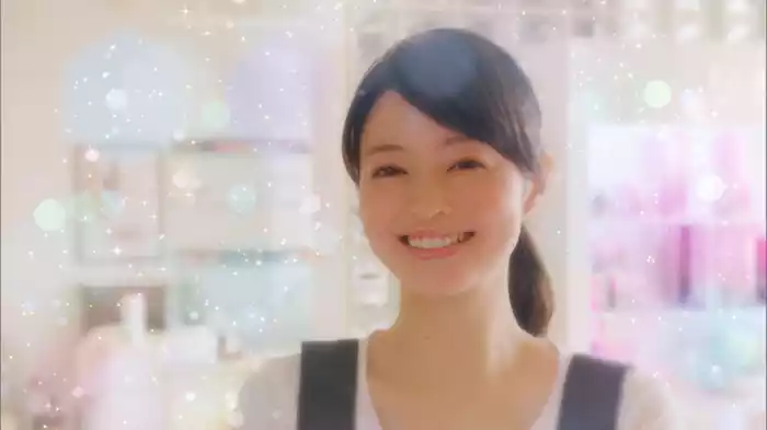 謎の少女　シオリ
