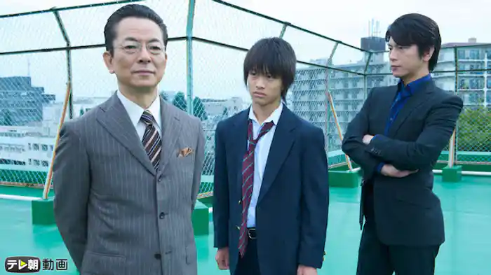 「フェンスの町で」