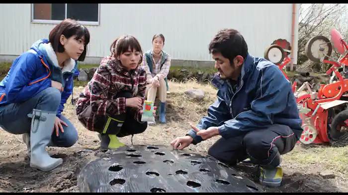 畑仕事を体験する