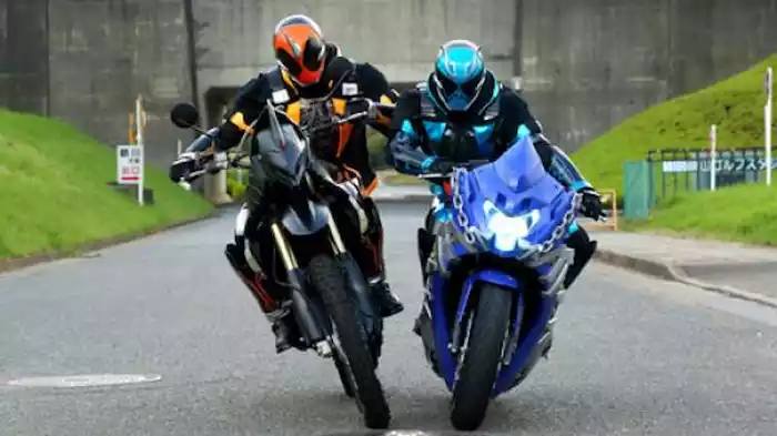衝撃！謎の仮面ライダー！