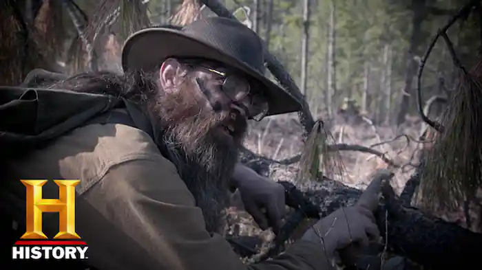 不法侵入者とのにらみ合い