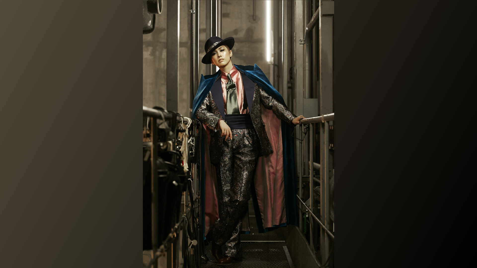 宝塚歌劇 雪組 相模女子大学グリーンホール公演 彩風咲奈ドラマティック・リサイタル 『ALL BY MYSELF』のサムネイル画像