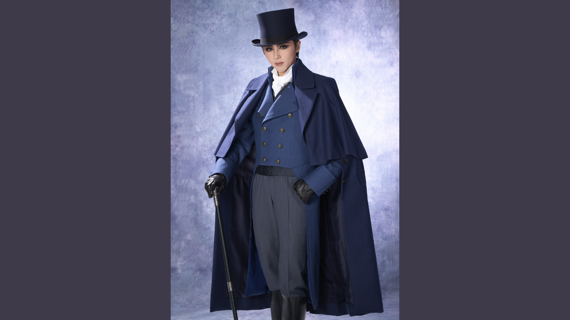 宝塚歌劇 星組 梅田芸術劇場シアター・ドラマシティ公演『夜明けの光芒』 千秋楽のサムネイル画像