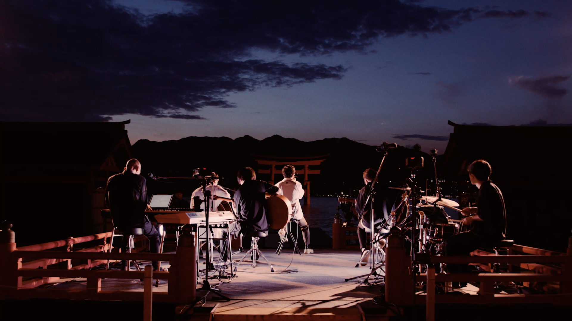 ポルノグラフィティ 25th SPECIAL LIVE at 嚴島神社のサムネイル画像