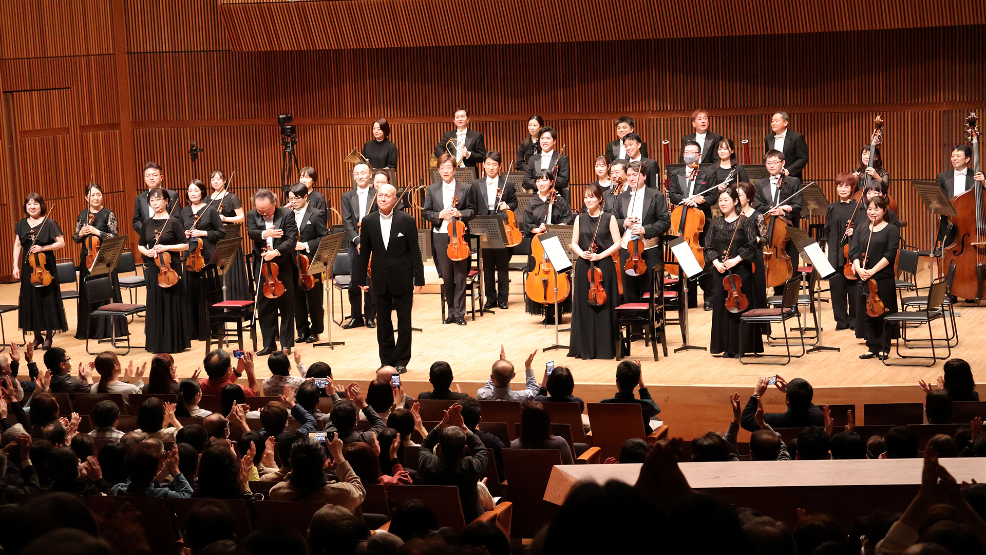 山響定期初登場！　巨匠 井上道義との一期一会　モーツァルト：交響曲 第25番　モーツァルト：交響曲 第40番のサムネイル画像