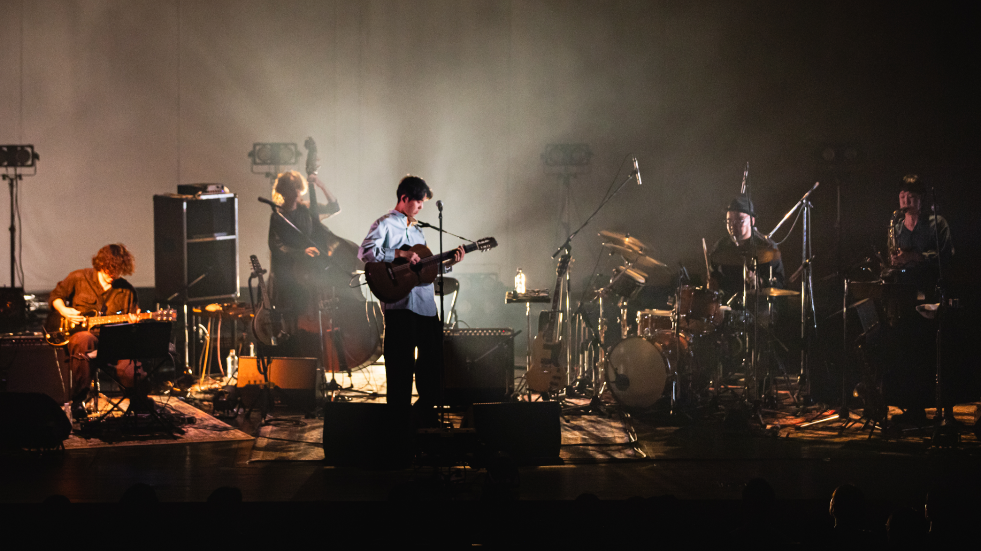 折坂悠太「呪文ツアー」東京公演のサムネイル画像