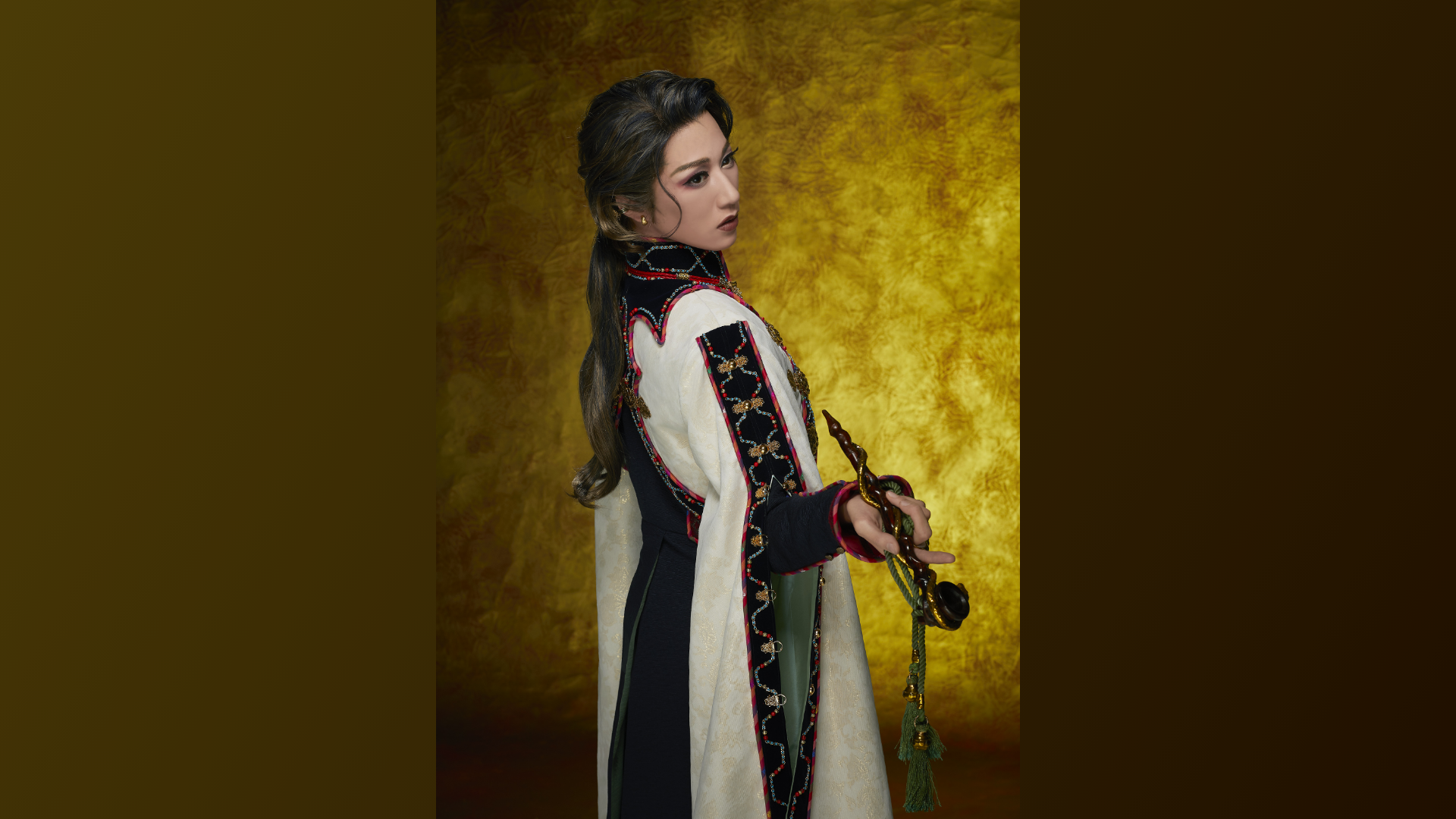 宝塚歌劇 雪組 梅田芸術劇場シアター・ドラマシティ公演『FORMOSA!!（フォルモサ）』のサムネイル画像