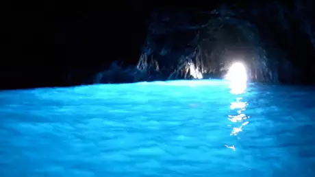 ナポリの魔法 青の洞窟(イタリア)