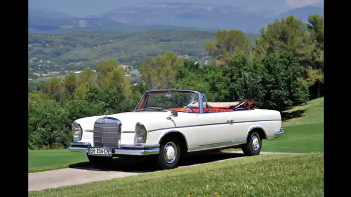 アストンマーチンDB4GTザガート