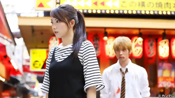 鶴橋駅 「優しい追跡者」