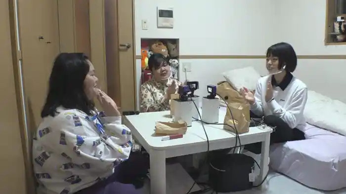 BIGシュシュと軽キャンピングカーを調査!