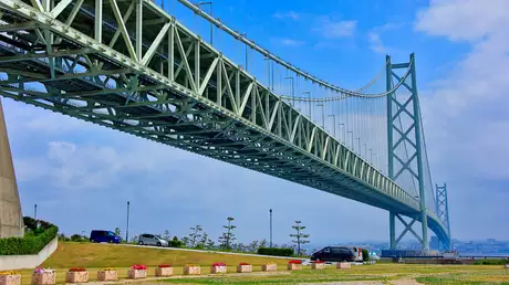 世界一の吊り橋に見守られて「道の駅 あわじ」（兵庫県）