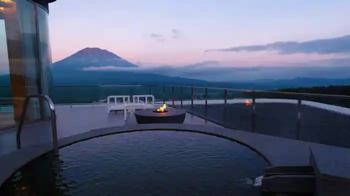 羊蹄山を愛でるコンドミニアム型ホテルの完全体「スカイニセコ」(北海道倶知安町)