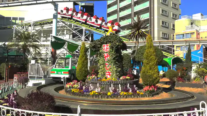 日本最古の遊園地「浅草花やしき」（東京都）