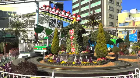 日本最古の遊園地「浅草花やしき」（東京都）