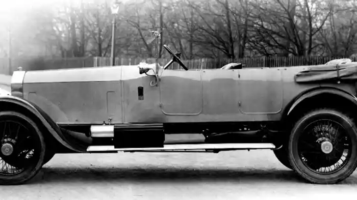 激化する覇権争い