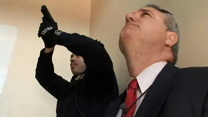 アパート6人殺害事件