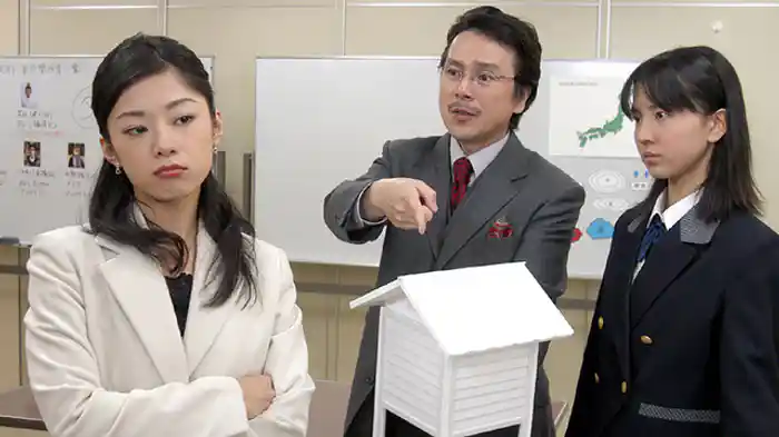 カミナリ刑事登場!〜お天気クイーン殺人事件