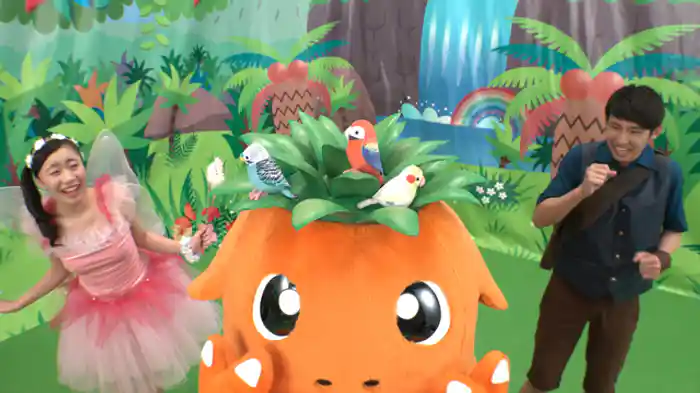 「パイナップルがいっぱい」「ママサマン、おかんむり」「シャイニーシャインとくものモフモフ」「ふしぎなコロリン」