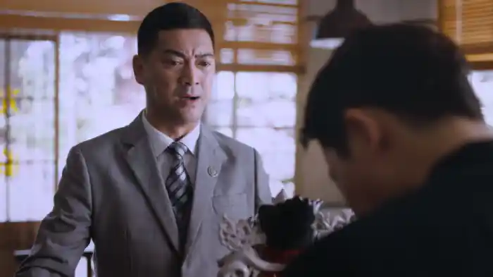 よそ者がかき乱す