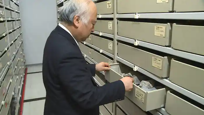 “薄片”を読む 30ミクロンが魅せる世界