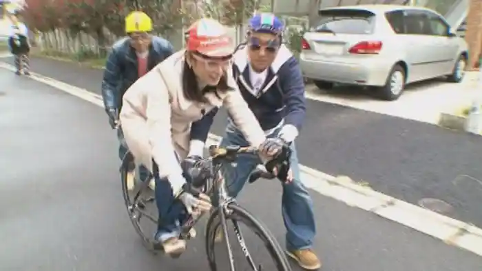 原宿でティンした謎の黄色い男