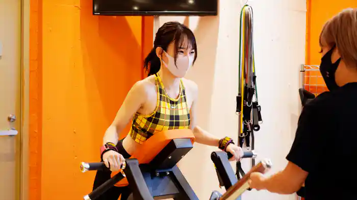 脱げる“背中”編