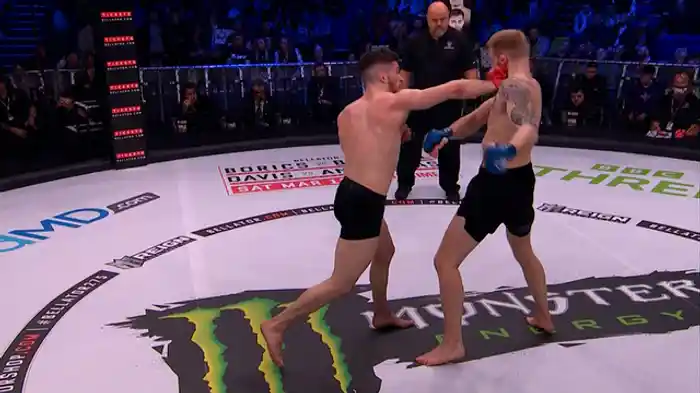 スコット・ペダーソン VS. ネイサン・ケリー