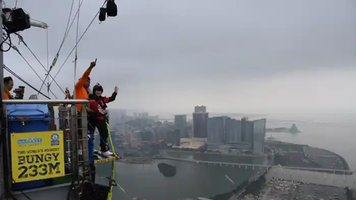 世界一ってほんマカオ？ツアー～地上２２３メートルの空中散歩とバンジージャンプ～