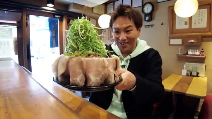 『テキーラを使った塩ラーメン』／『激盛りチャーシュー麺』