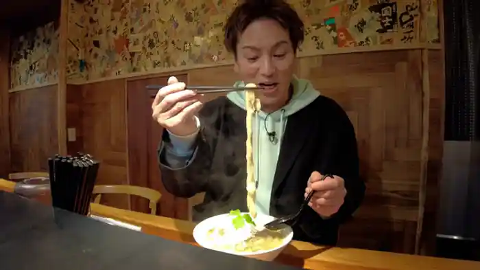 『チーズケーキが食べられるラーメン屋』／『超極太麺の塩ラーメン』