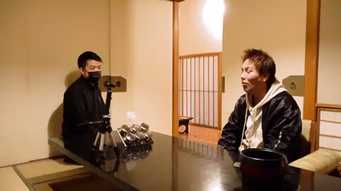 『一万円越え高級らーめん』/クセうまレシピ『ブルーチーズとブルーベリーの味噌ラーメン』