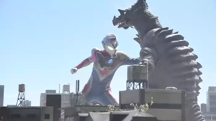 地底怪獣現わる！ 現わる！