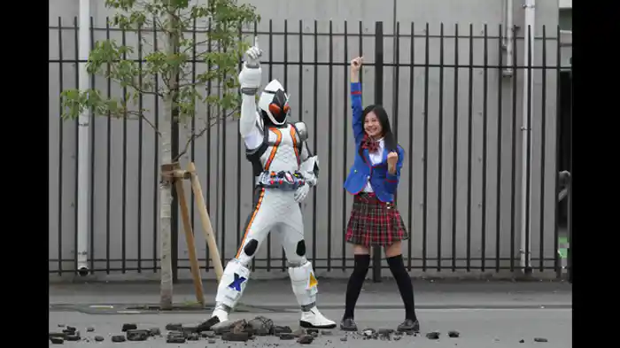 女・王・選・挙